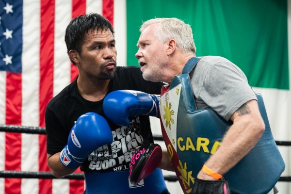 Manny Pacquiao`s looking good at public training at Wild Card | Boxen247.com (Kristian von Sponneck)