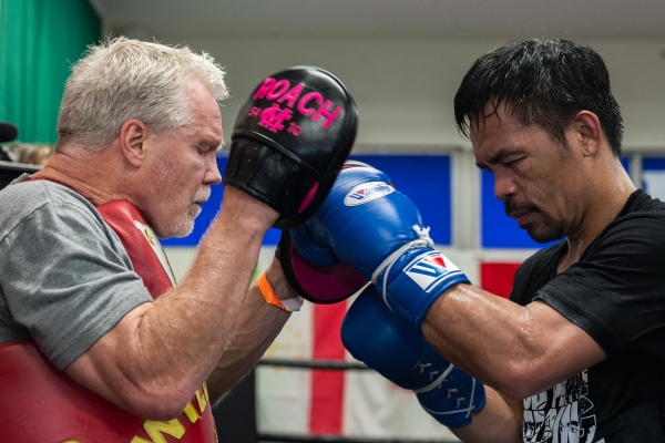 Manny Pacquiao`s looking good at public training at Wild Card | Boxen247.com (Kristian von Sponneck)