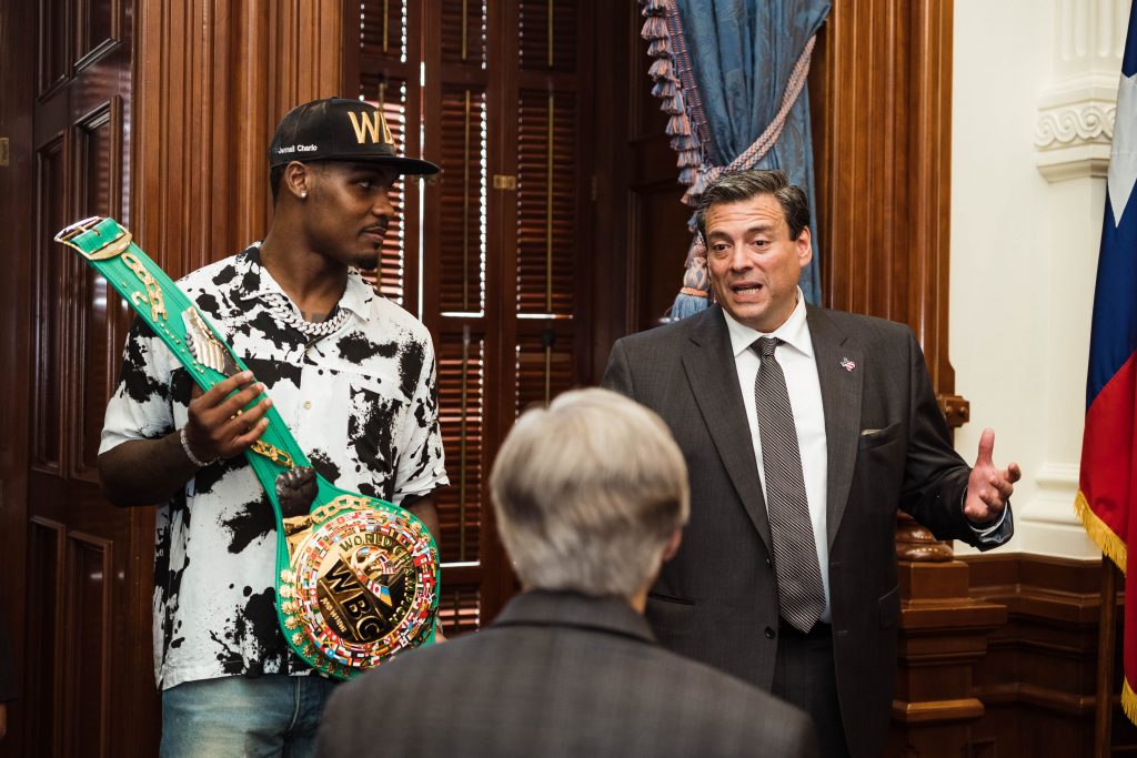The WBC and TDLR visit Texas Governor Greg Abbott (huge photo gallery) | Boxen247.com (Kristian von Sponneck)