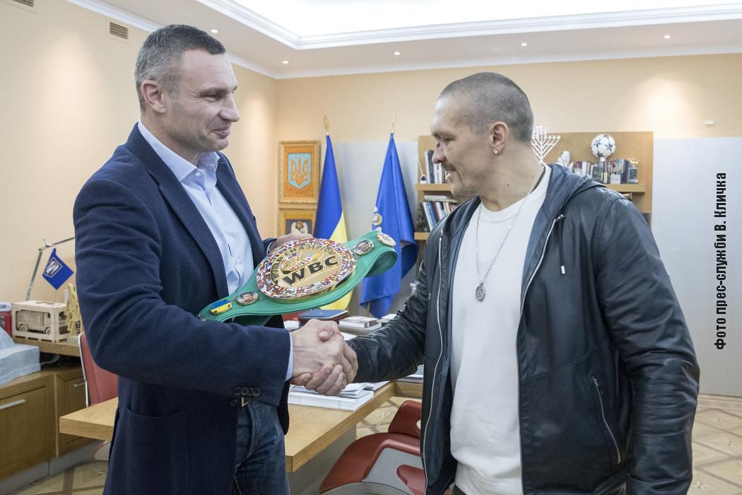 New heavyweight champ Oleksandr Usyk meets with Vitali Klitschko | Boxen247.com (Kristian von Sponneck)